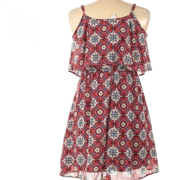 Red medallion print ruffle sundress size XL - Picture 4 of 6